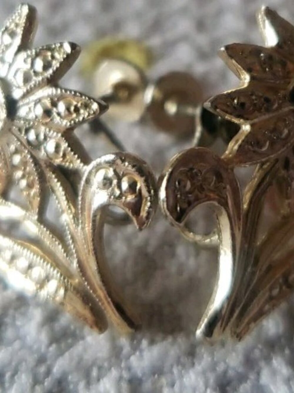Screwback Vintage Flower Gold Tone Botanical Earrings